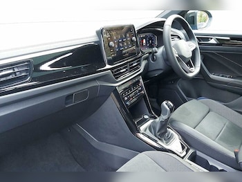 Used Volkswagen T-Roc 2025 for sale - 76800595: Photo