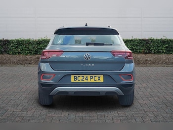 Used Volkswagen T-Roc 2024 for sale - 78008542: Photo