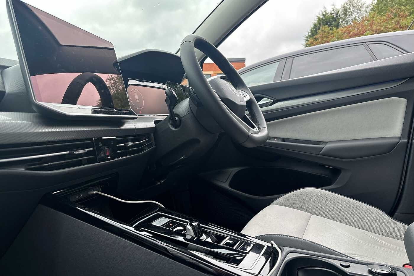 Used Volkswagen Golf 2025 for sale - 76111670: Photo 2