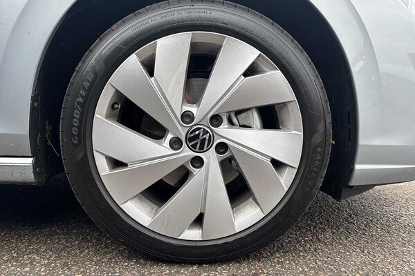 Used Volkswagen Golf 2025 for sale - 76111670: Photo 5