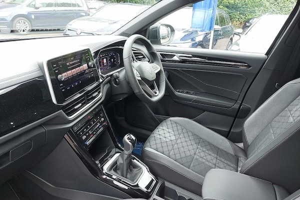 Used Volkswagen T-Roc 2025 for sale - 76110930: Photo 2