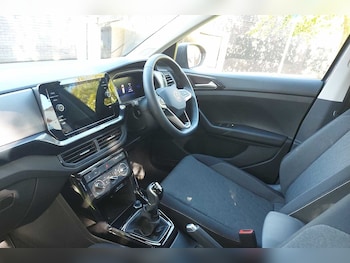 Used Volkswagen T-Cross 2025 for sale - 76110556: Photo 2