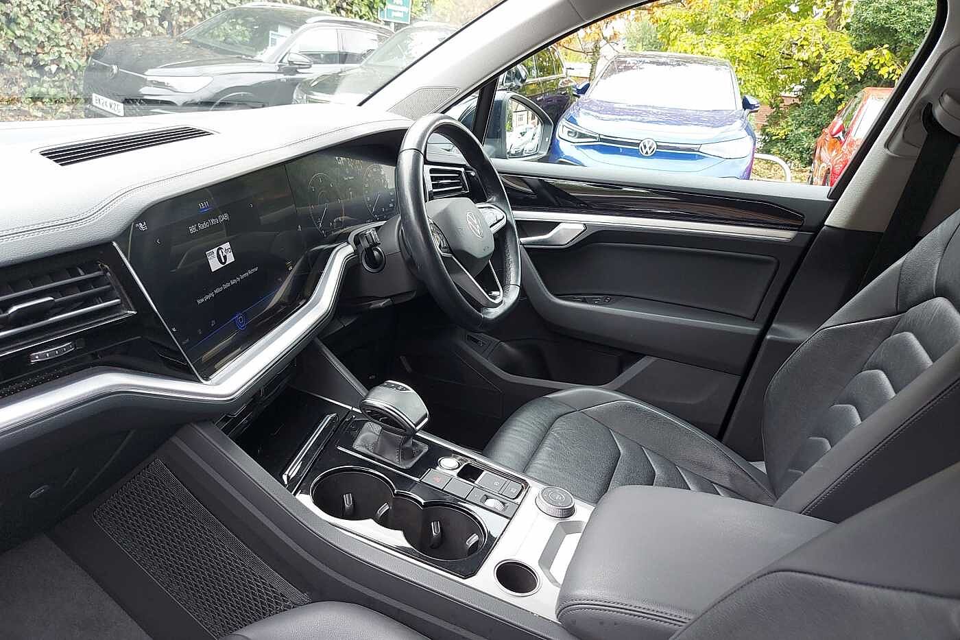 Used Volkswagen Touareg 2020 for sale - 76139813: Photo 2