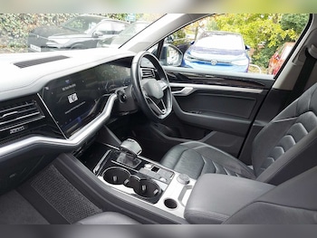 Used Volkswagen Touareg 2020 for sale - 76139813: Photo