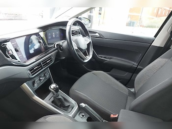 Used Volkswagen Polo 2021 for sale - 76110885: Photo 2