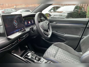 Used Volkswagen Golf 2024 for sale - 76139755: Photo 2