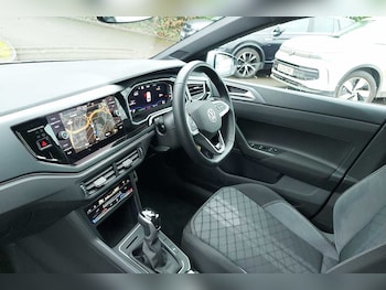 Used Volkswagen Polo 2024 for sale - 75721562: Photo