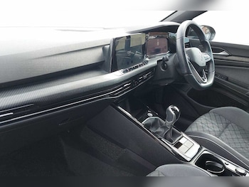 Used Volkswagen Golf 2024 for sale - 78117331: Photo