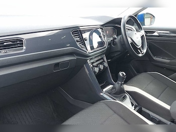 Used Volkswagen T-Roc 2019 for sale - 78008537: Photo