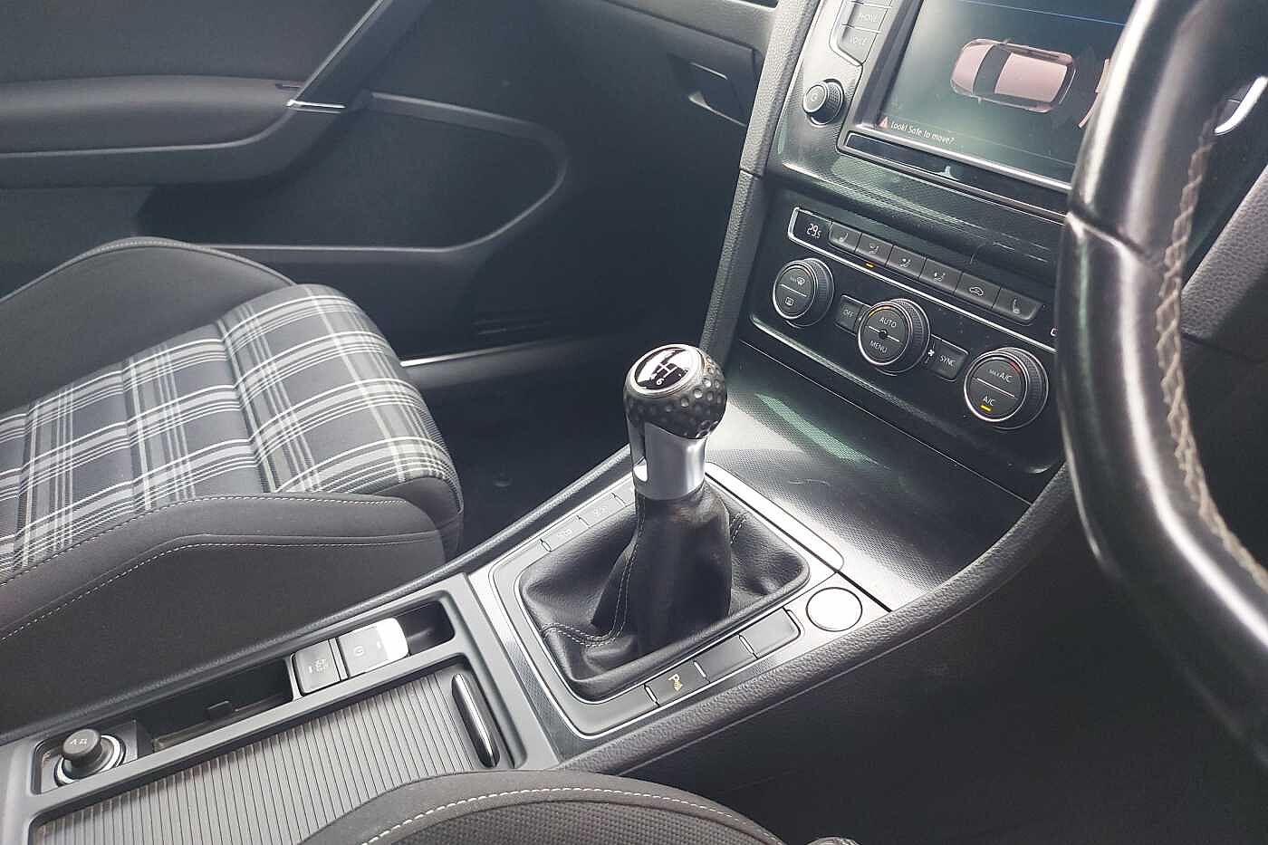 Used Volkswagen Golf 2016 for sale - 76539587: Photo 10