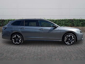 Used Volkswagen Passat 2025 for sale - 79713646: Photo