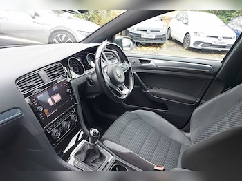 Used Volkswagen Golf 2019 for sale - 76389681: Photo