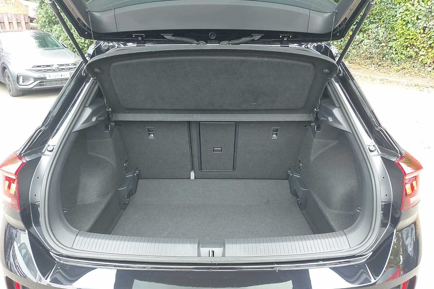 Used Volkswagen T-Roc 2025 for sale - 76241325: Photo 12
