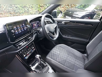 Used Volkswagen T-Roc 2025 for sale - 76241325: Photo