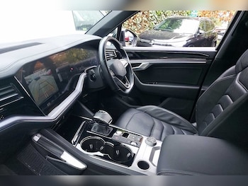 Used Volkswagen Touareg 2021 for sale - 76139674: Photo