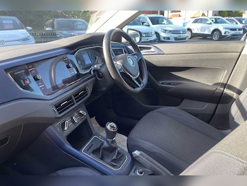 Used Volkswagen Polo 2020 for sale - 76139629: Photo 2