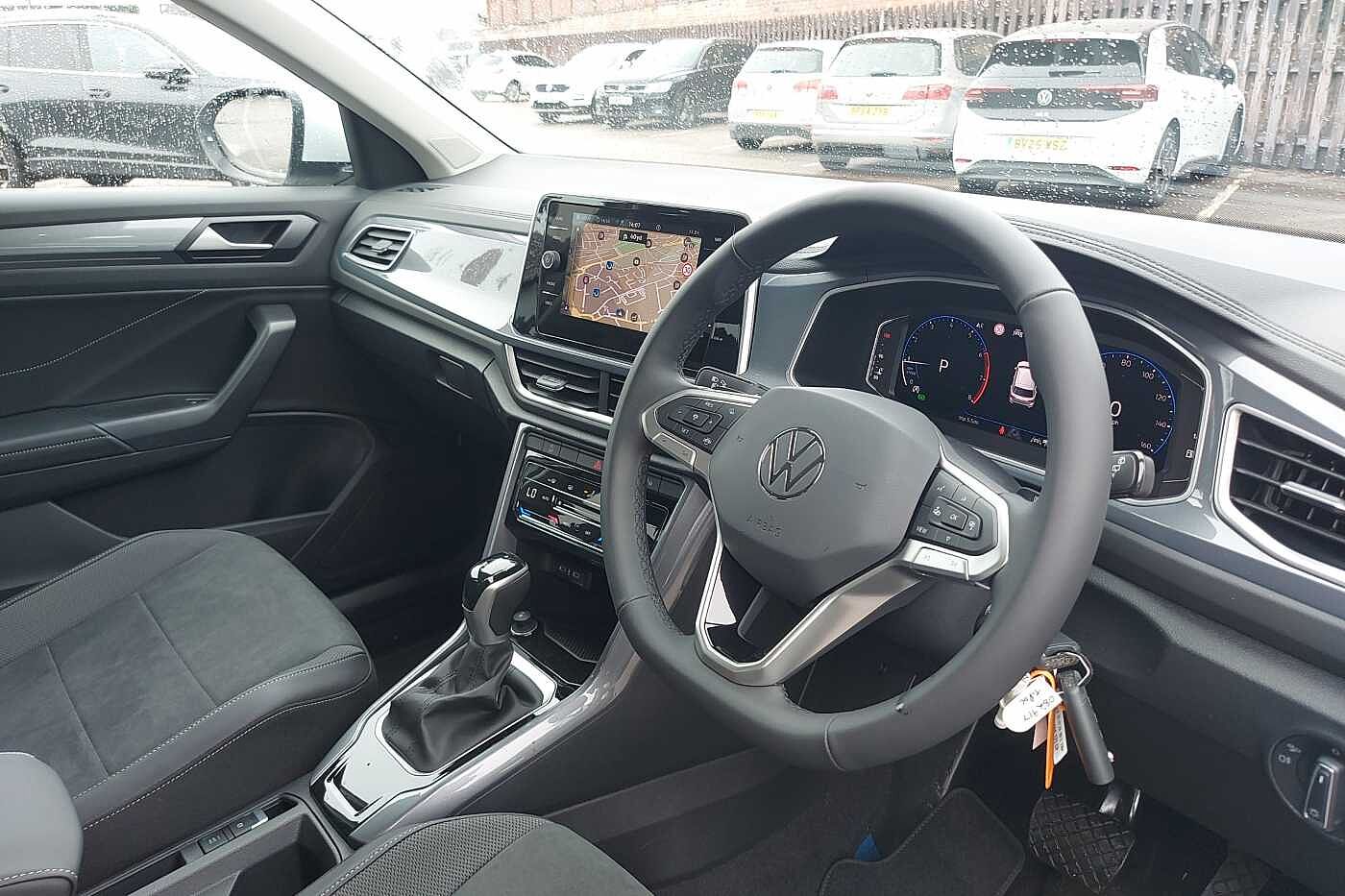Used Volkswagen T-Roc 2025 for sale - 77177578: Photo 6