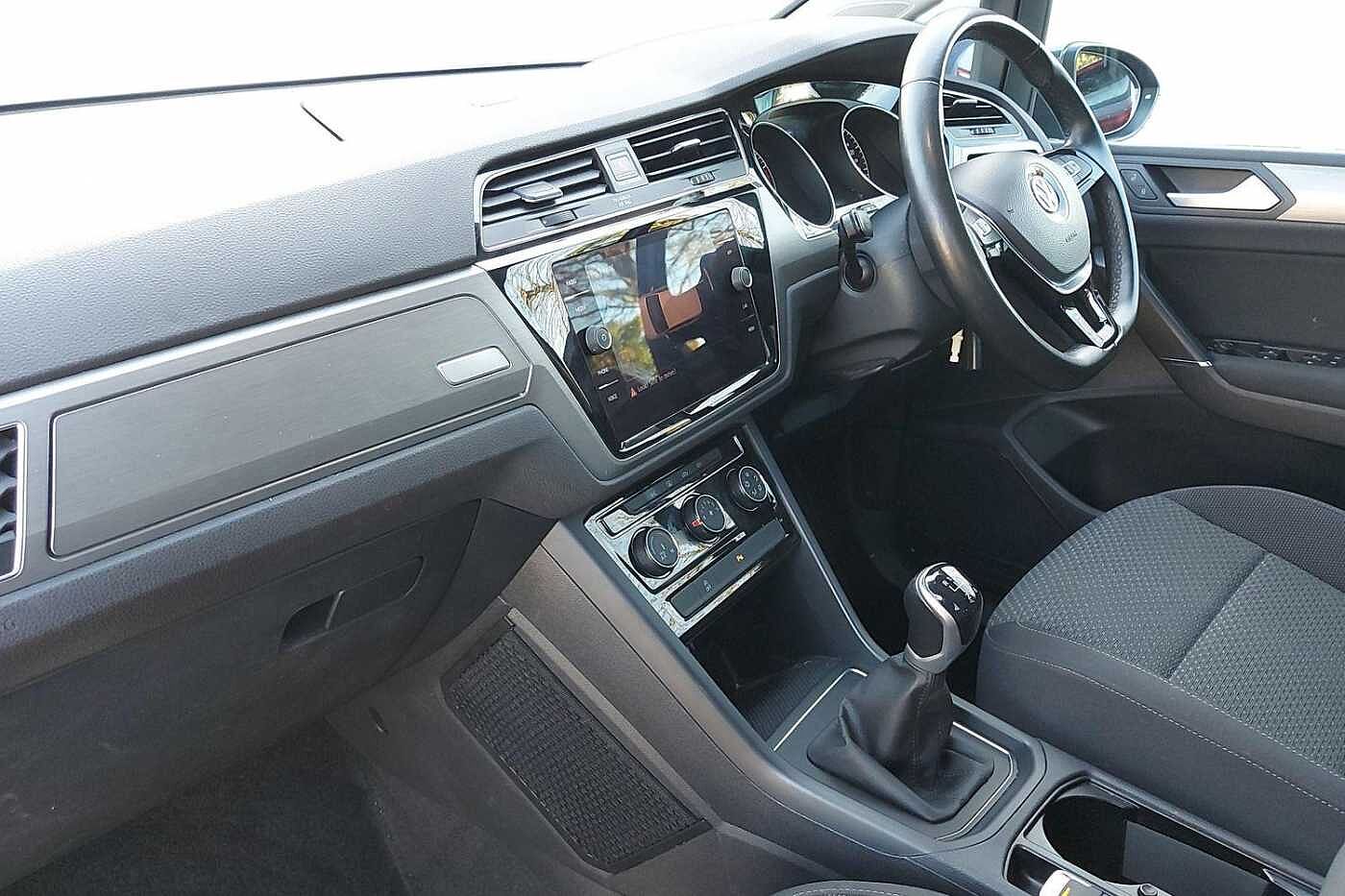 Used Volkswagen Touran 2019 for sale - 77176707: Photo 2