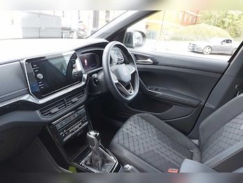 Used Volkswagen T-Cross 2025 for sale - 76110521: Photo 2