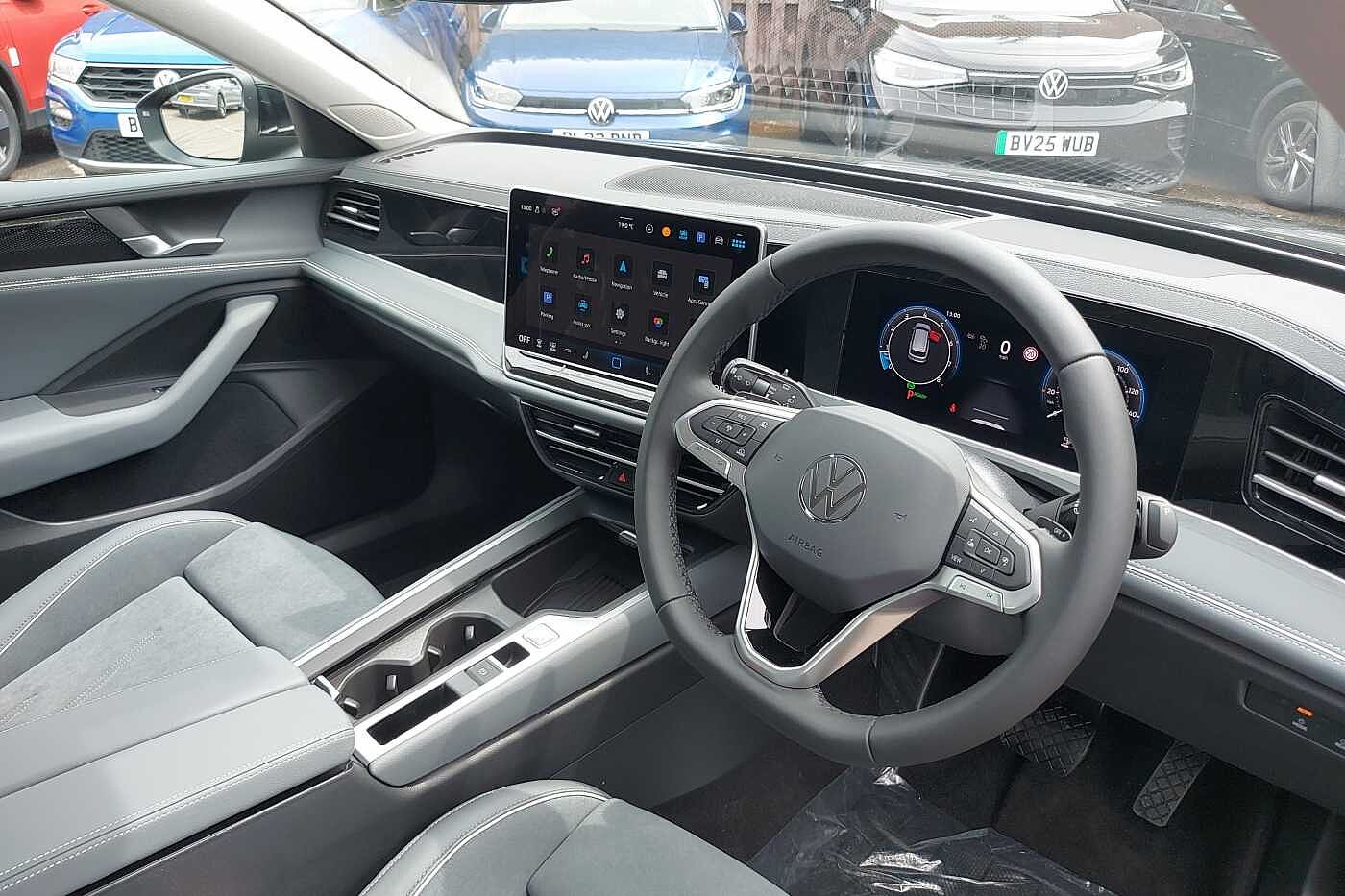 Used Volkswagen Passat 2025 for sale - 76110625: Photo 6