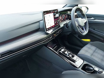 Used Volkswagen Golf 2025 for sale - 77307136: Photo