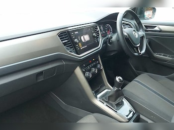 Used Volkswagen T-Roc 2020 for sale - 76800355: Photo