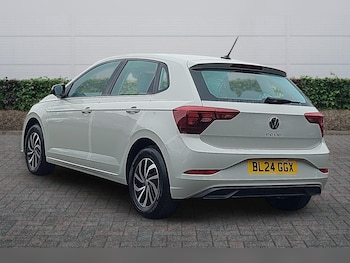 Used Volkswagen Polo 2024 for sale - 77725172: Photo