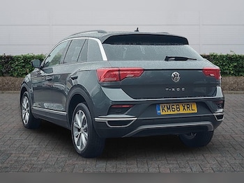 Used Volkswagen T-Roc 2018 for sale - 77498116: Photo