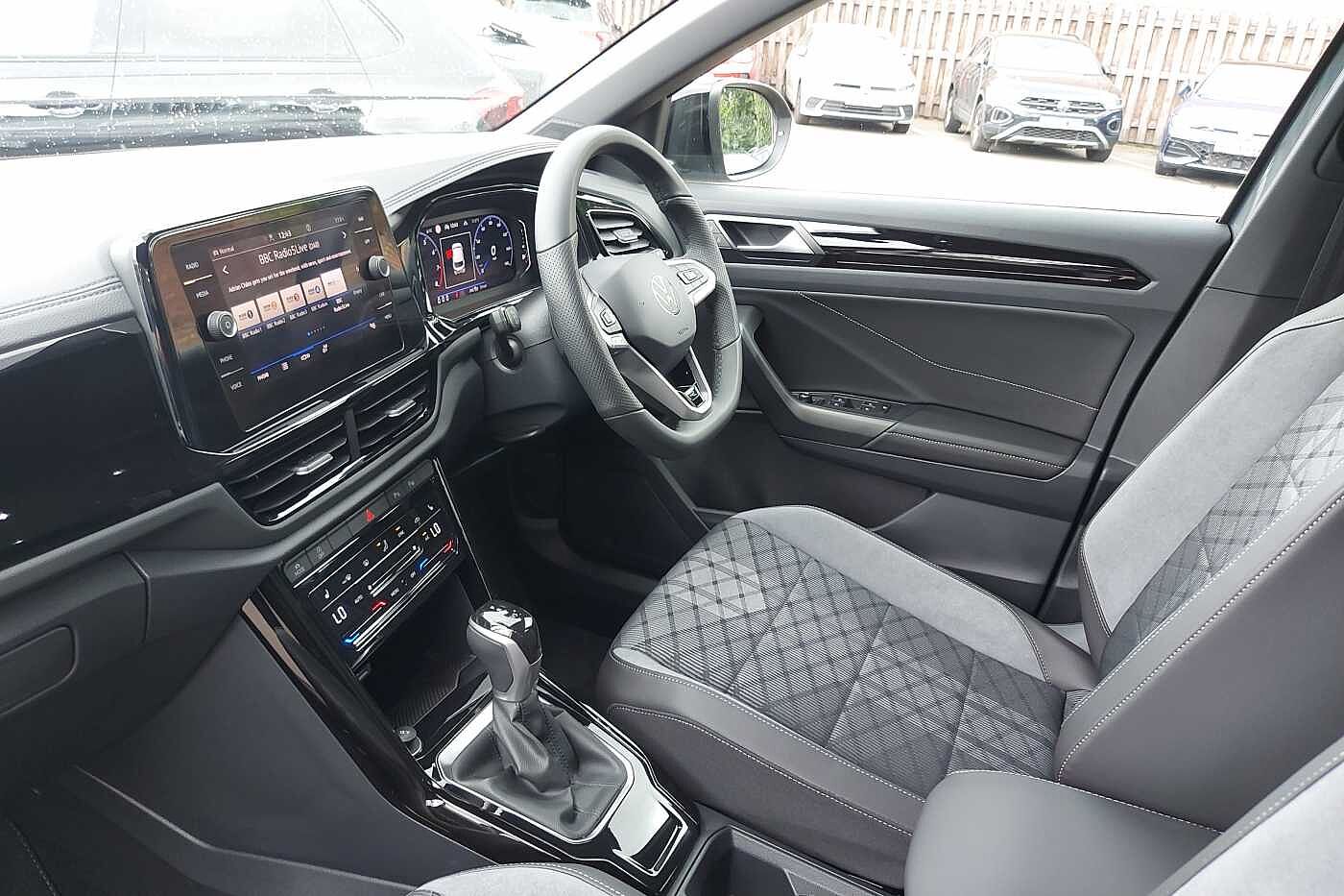 Used Volkswagen T-Roc 2025 for sale - 77177604: Photo 2