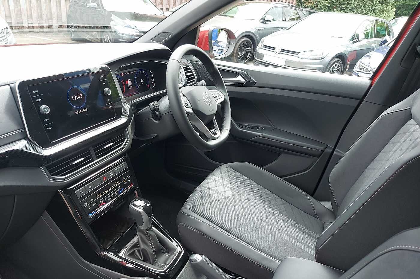 Used Volkswagen T-Cross 2025 for sale - 76110759: Photo 2