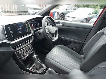 Used Volkswagen T-Cross 2025 for sale - 76110759: Photo 2