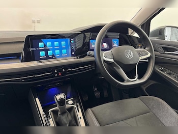 Used Volkswagen Golf 2024 for sale - 76837720: Photo