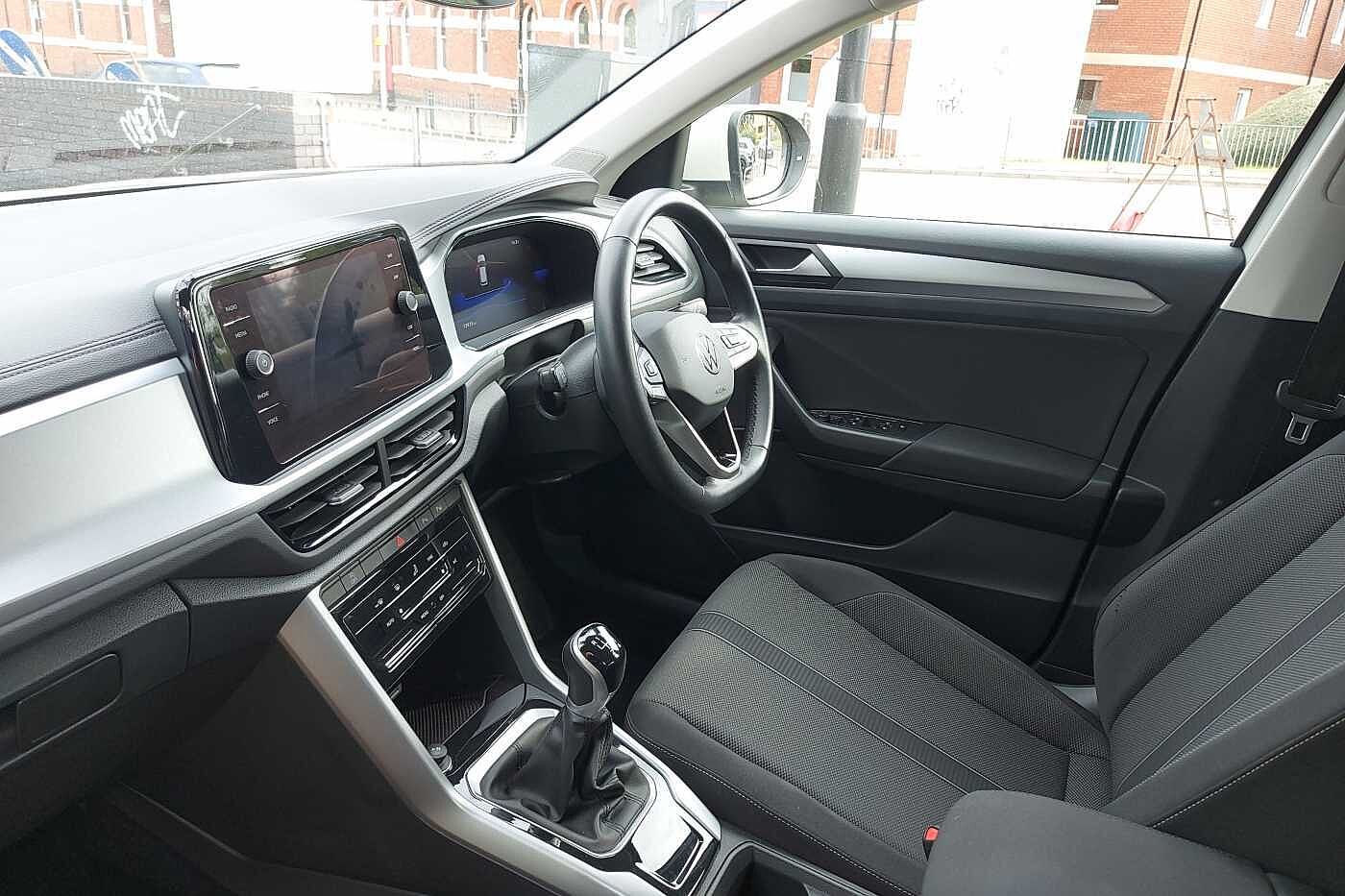 Used Volkswagen T-Roc 2023 for sale - 77613754: Photo 2