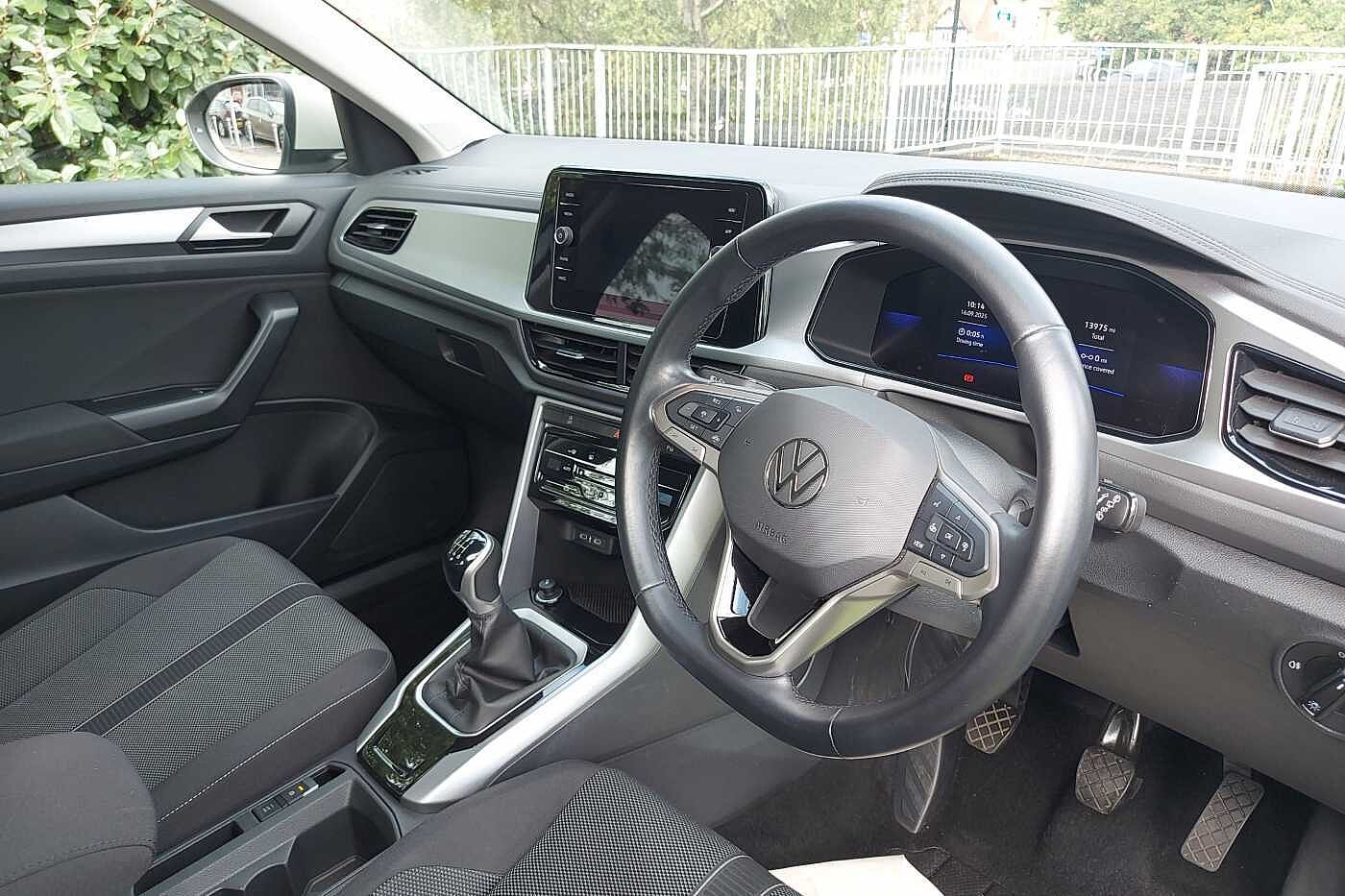 Used Volkswagen T-Roc 2023 for sale - 77613754: Photo 6
