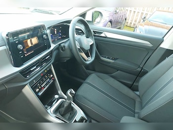 Used Volkswagen T-Roc 2025 for sale - 75259050: Photo