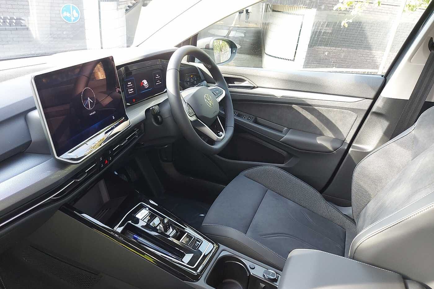 Used Volkswagen Golf 2025 for sale - 77176692: Photo 2