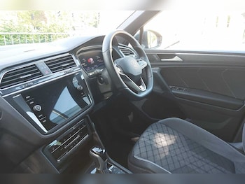 Used Volkswagen Tiguan 2023 for sale - 76111216: Photo 2