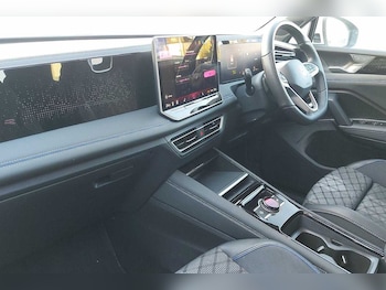 Used Volkswagen Tiguan 2024 for sale - 77060105: Photo