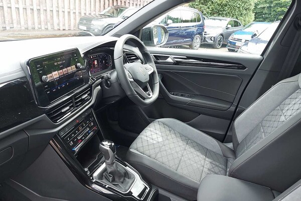 Used Volkswagen T-Roc 2025 for sale - 76111056: Photo 2