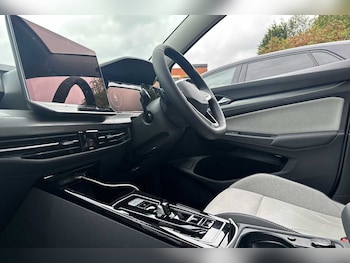 Used Volkswagen Golf 2025 for sale - 77177189: Photo