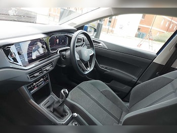 Used Volkswagen Polo 2022 for sale - 76111296: Photo 2
