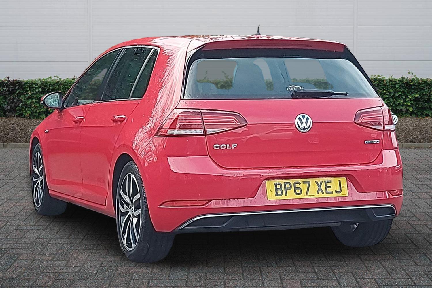 Used Volkswagen Golf 2018 for sale - 76800369: Photo 2