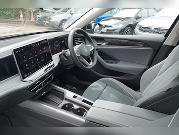 Used Volkswagen Passat 2025 for sale - 77177753: Photo