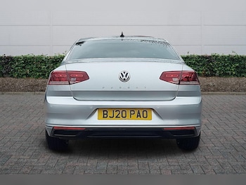 Used Volkswagen Passat 2020 for sale - 77627113: Photo