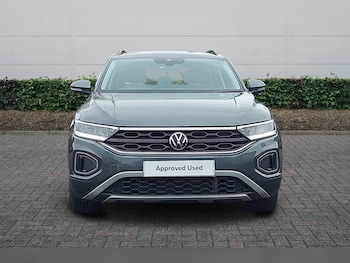 Used Volkswagen T-Roc 2023 for sale - 78049096: Photo
