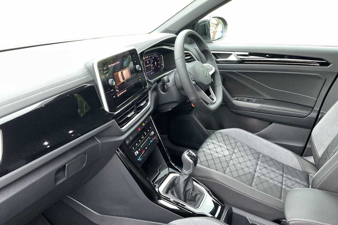 Used Volkswagen T-Roc 2025 for sale - 77145320: Photo 2