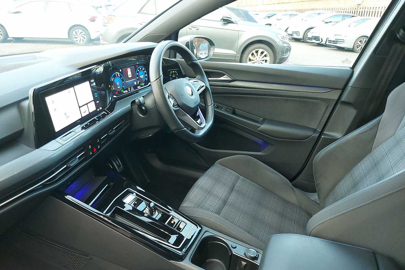 Used Volkswagen Golf 2023 for sale - 76474534: Photo 2