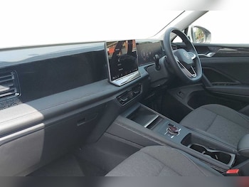 Used Volkswagen Tiguan 2024 for sale - 78785754: Photo