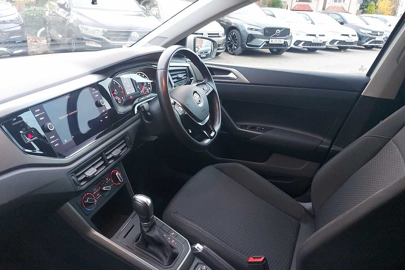 Used Volkswagen Polo 2019 for sale - 76389695: Photo 2