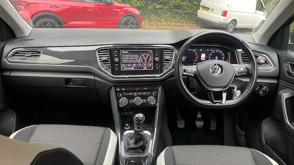 Used Volkswagen T-Roc 2020 for sale - 76111172: Photo 12
